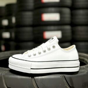 Classic White Low-Top Converse PLATFORM Sneakers SIZE 6.5 like new